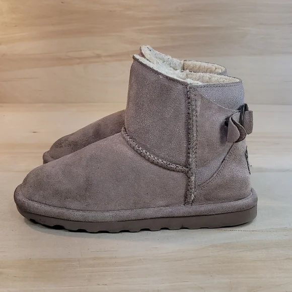Bearpaw Betty Tan Youth Boots - Picture 5 of 10